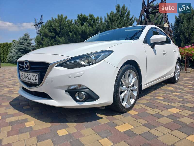 Седан Mazda 3 2016 в Днепре