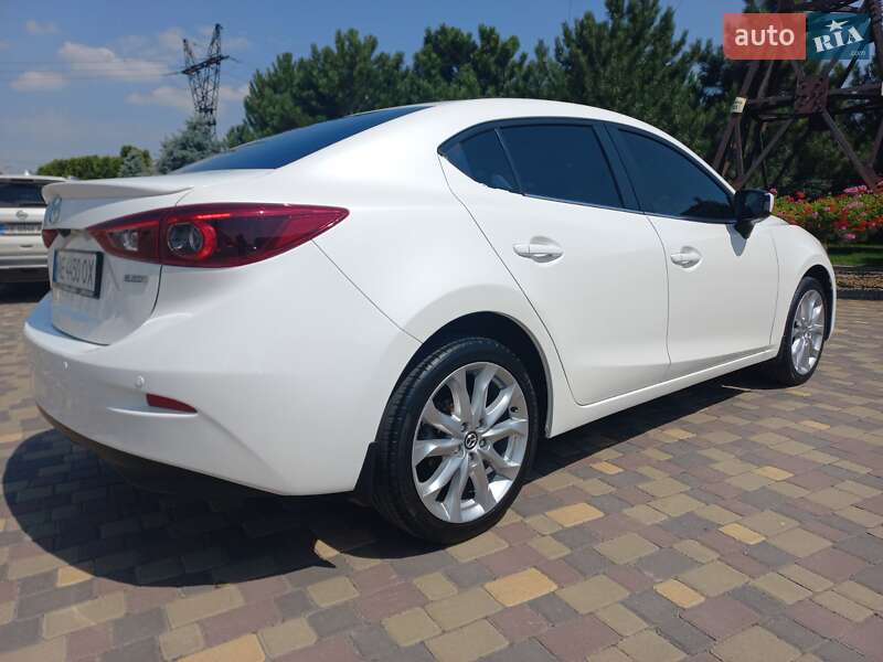 Седан Mazda 3 2016 в Днепре