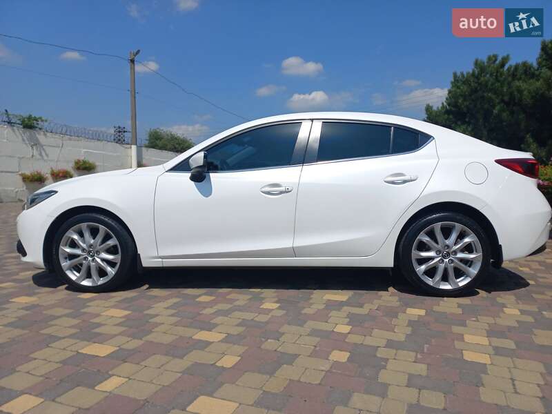 Седан Mazda 3 2016 в Днепре