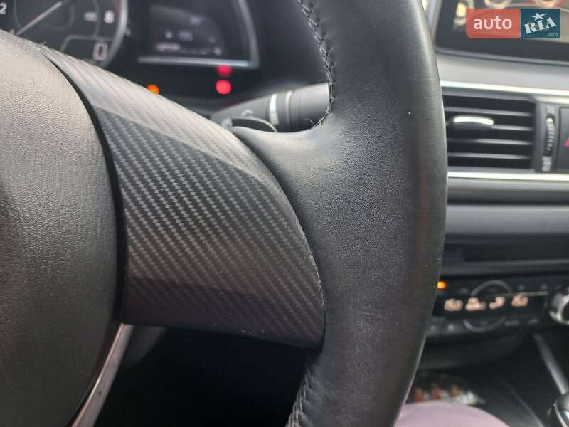 Седан Mazda 3 2016 в Днепре