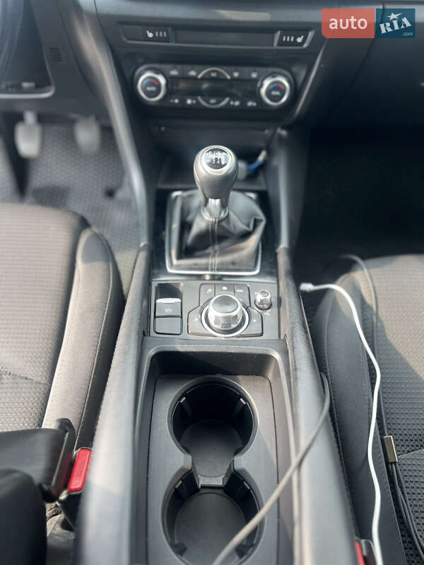 Хэтчбек Mazda 3 2017 в Киеве