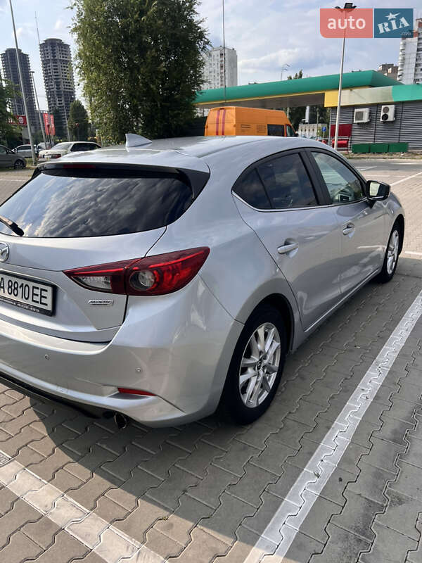 Хэтчбек Mazda 3 2017 в Киеве