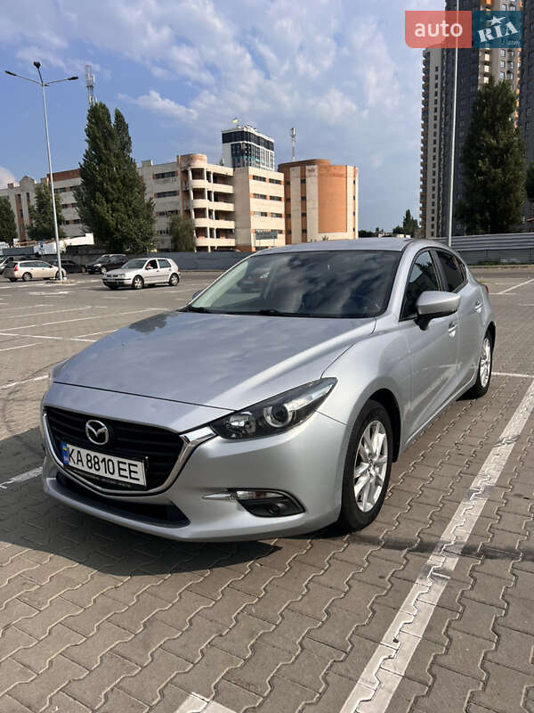 Хэтчбек Mazda 3 2017 в Киеве