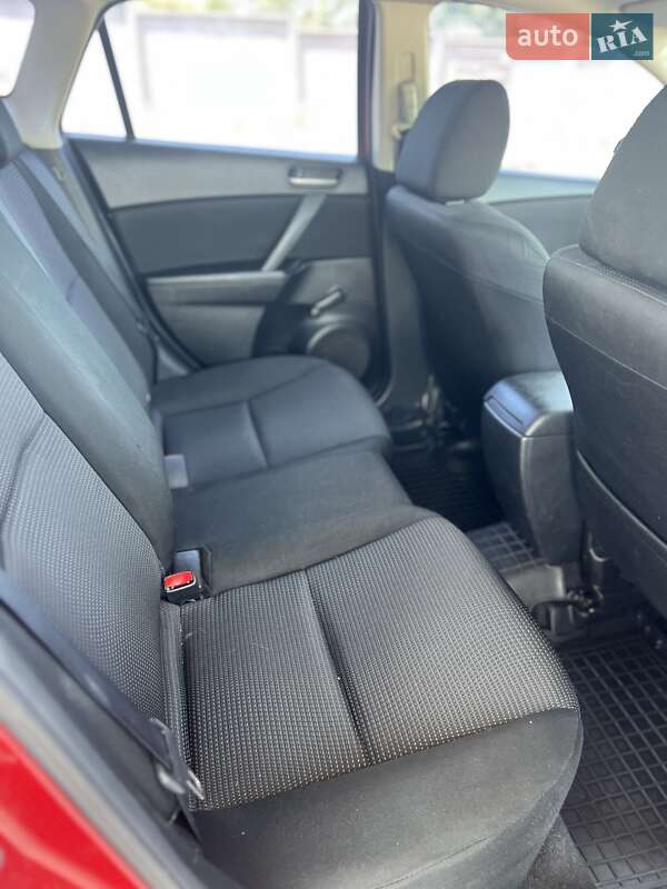 Хэтчбек Mazda 3 2012 в Запорожье