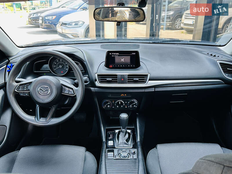 Седан Mazda 3 2016 в Харкові
