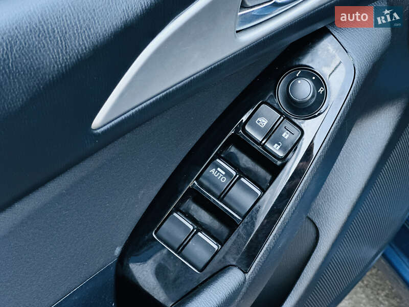 Седан Mazda 3 2016 в Харкові