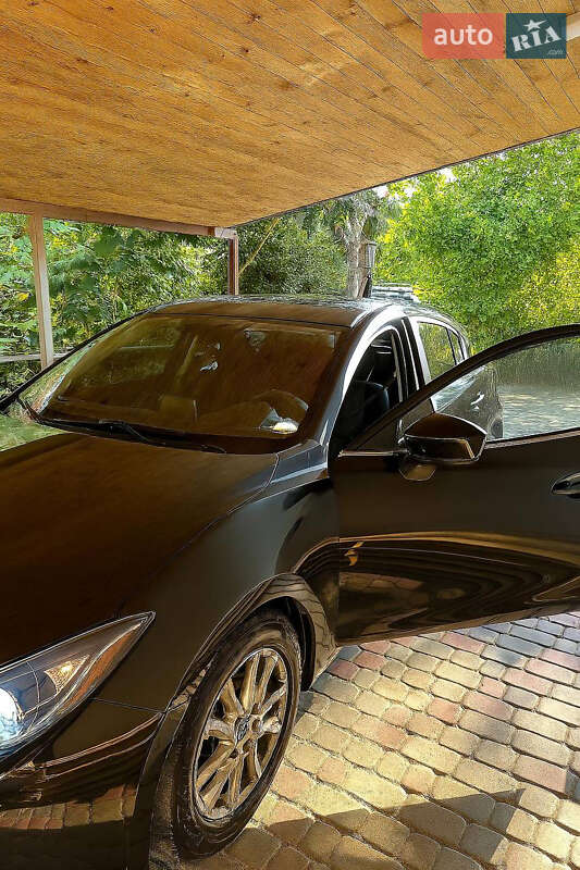 Хэтчбек Mazda 3 2015 в Полтаве