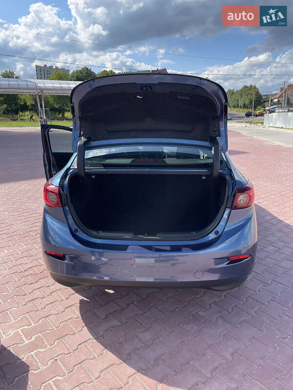 Седан Mazda 3 2017 в Рівному