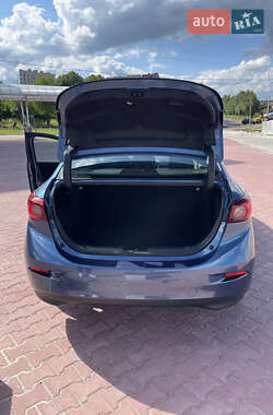 Седан Mazda 3 2017 в 