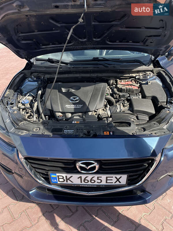 Седан Mazda 3 2017 в Рівному