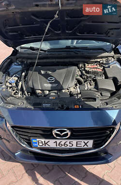 Седан Mazda 3 2017 в 