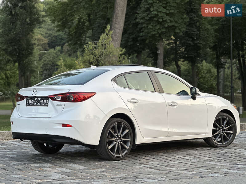 Седан Mazda 3 2018 в Києві