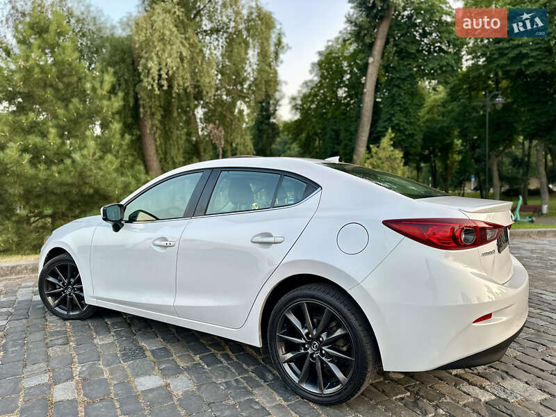 Седан Mazda 3 2018 в Києві