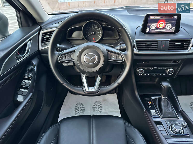 Седан Mazda 3 2018 в Києві