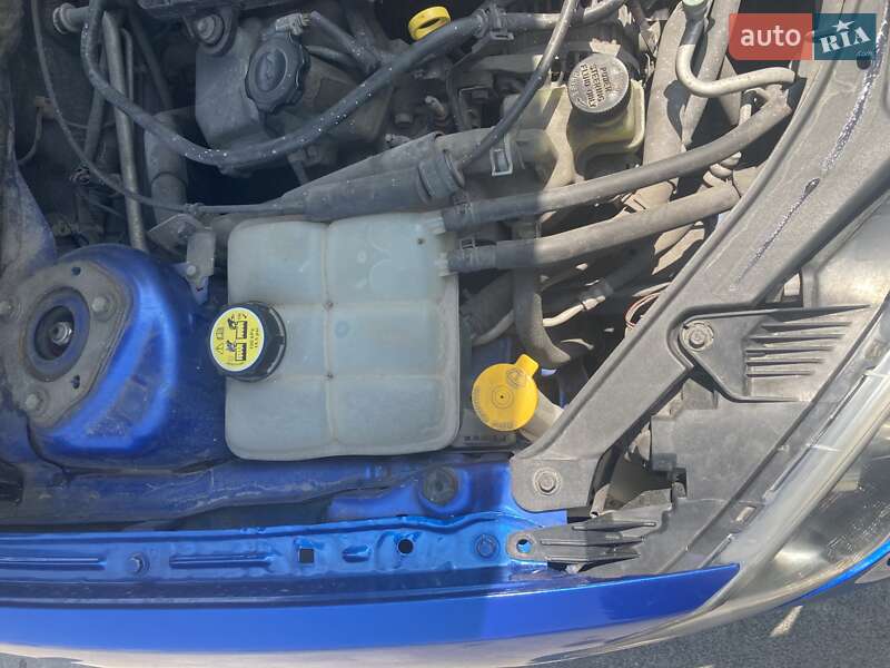 Седан Mazda 3 2004 в Запорожье