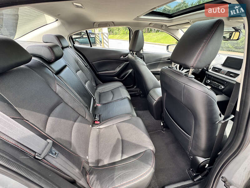 Седан Mazda 3 2014 в Киеве
