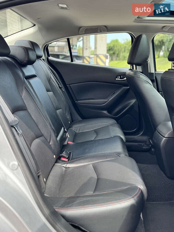 Седан Mazda 3 2014 в Киеве