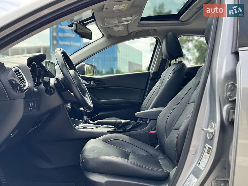 Седан Mazda 3 2014 в Киеве