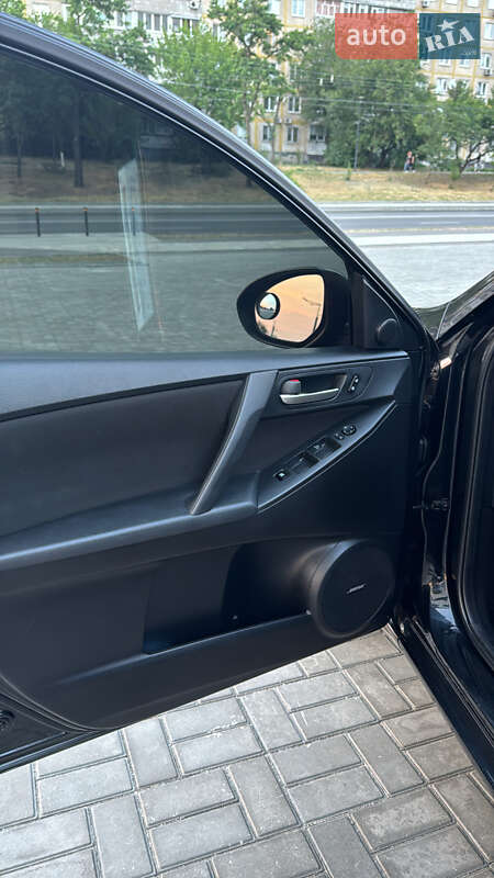 Седан Mazda 3 2012 в Дніпрі