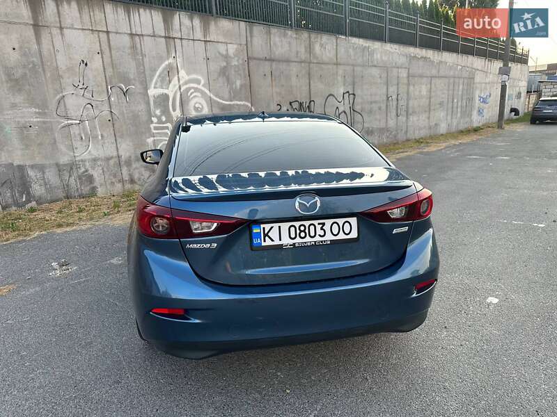 Седан Mazda 3 2018 в Киеве