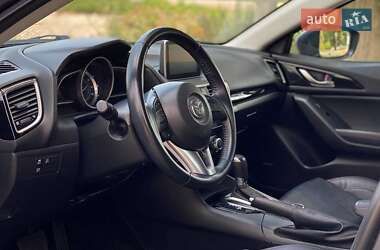 Хэтчбек Mazda 3 2015 в 