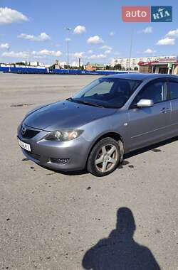 Седан Mazda 3 2004 в 