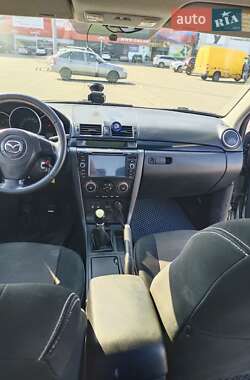 Седан Mazda 3 2004 в 