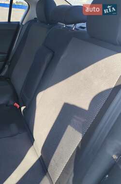 Седан Mazda 3 2004 в 