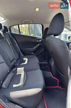 Седан Mazda 3 2015 в 