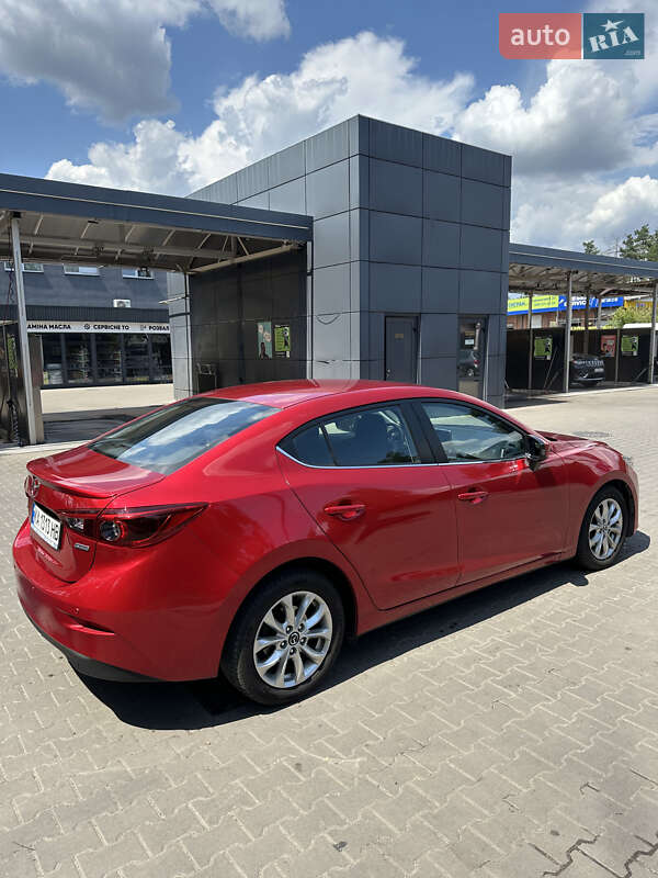 Седан Mazda 3 2015 в Киеве