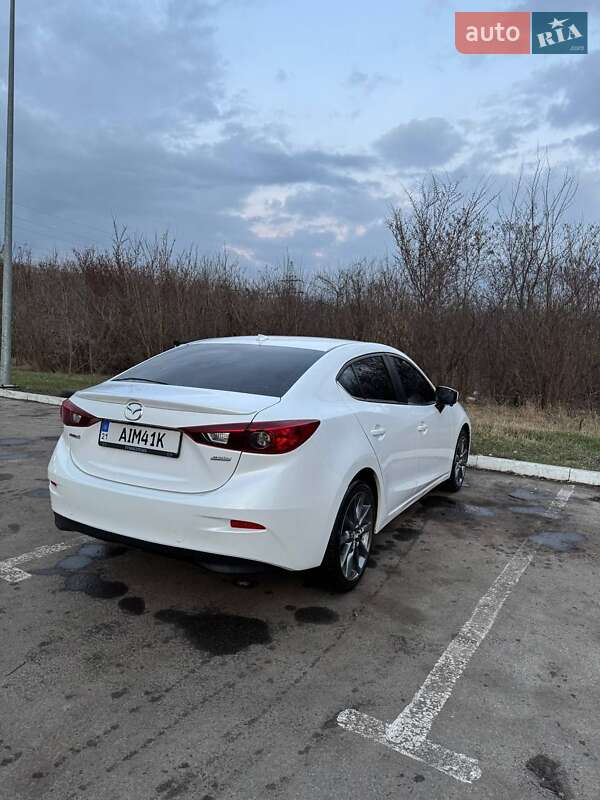 Седан Mazda 3 2017 в Харькове