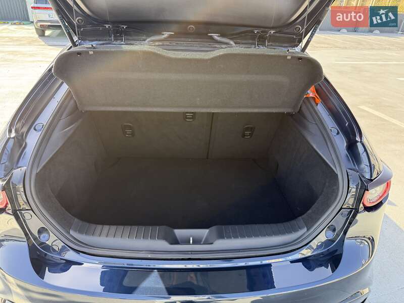 Хэтчбек Mazda 3 2019 в Киеве
