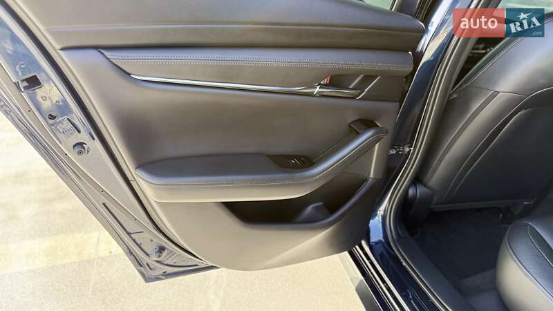 Хэтчбек Mazda 3 2019 в Киеве
