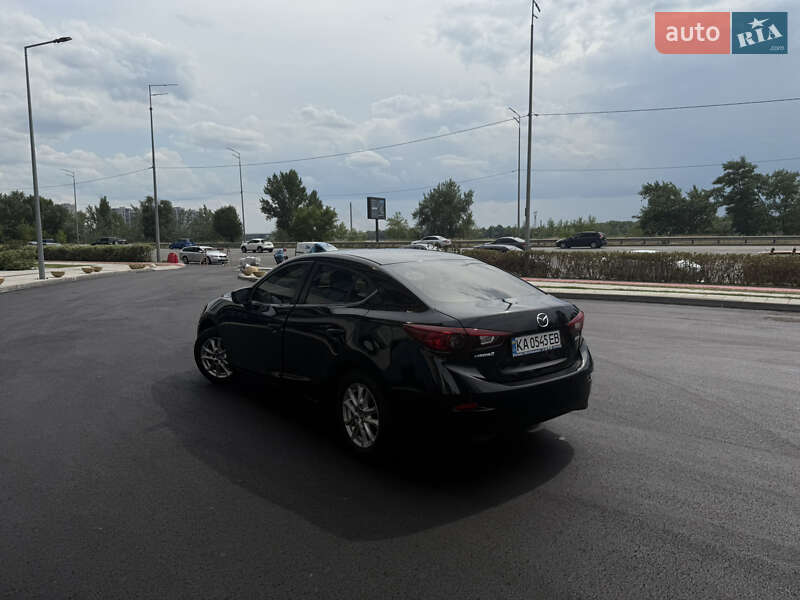 Седан Mazda 3 2015 в Киеве