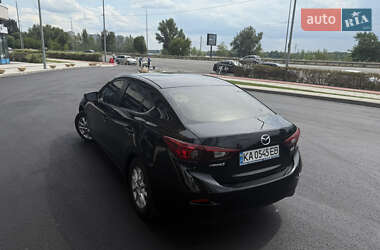 Седан Mazda 3 2015 в 