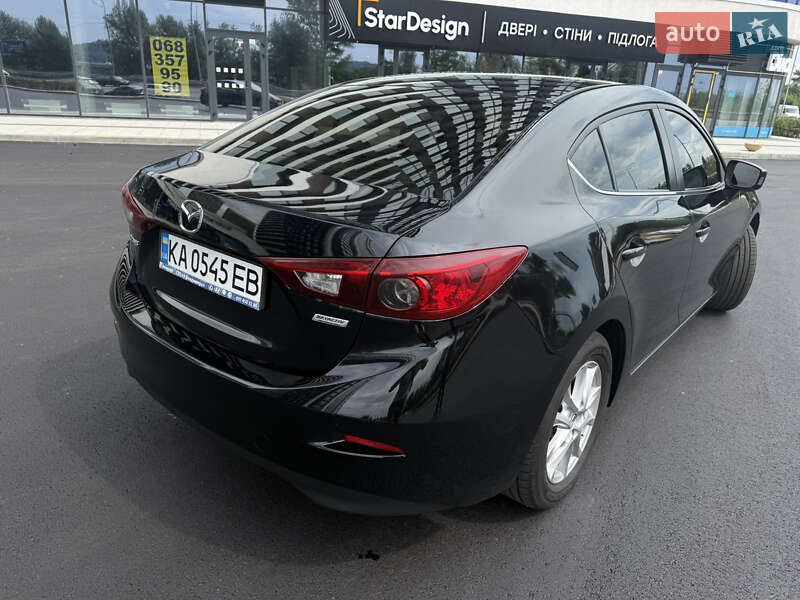 Седан Mazda 3 2015 в Киеве
