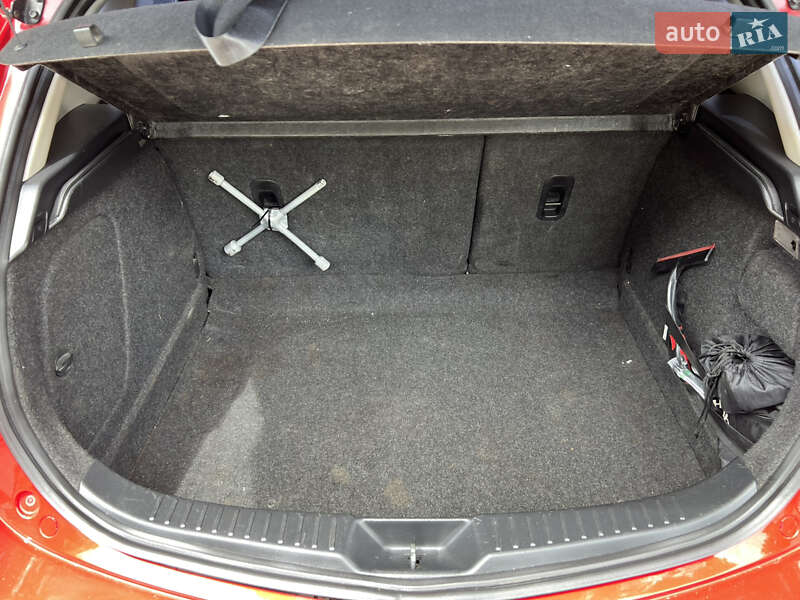 Хэтчбек Mazda 3 2012 в Запорожье