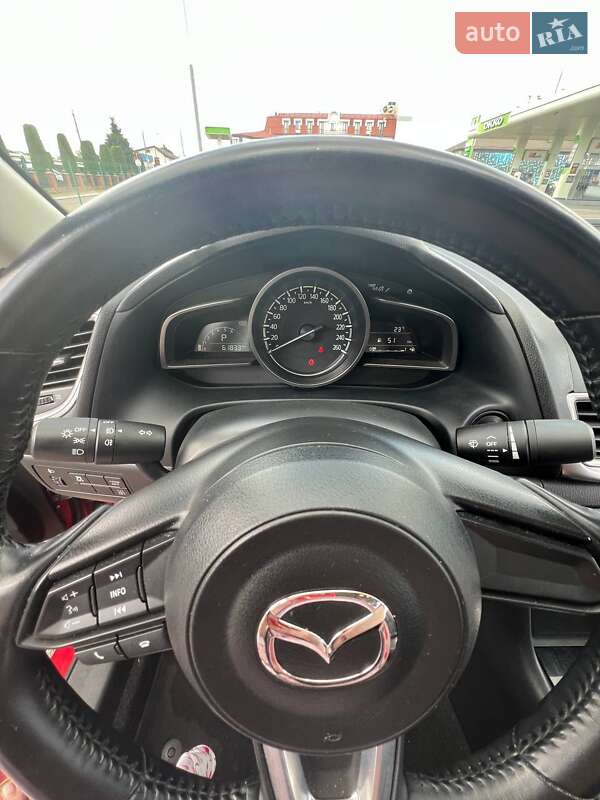 Седан Mazda 3 2018 в Киеве