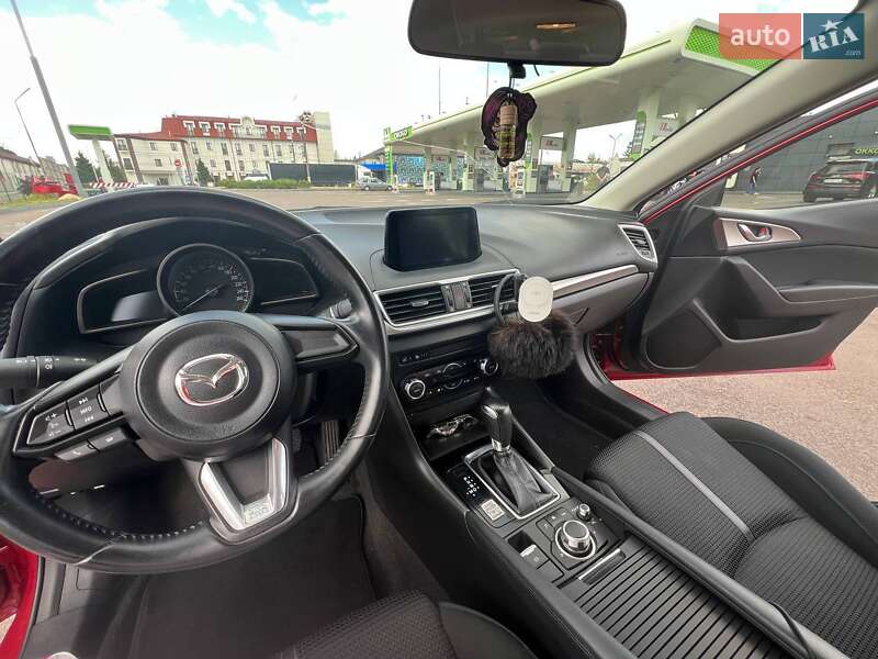 Седан Mazda 3 2018 в Киеве