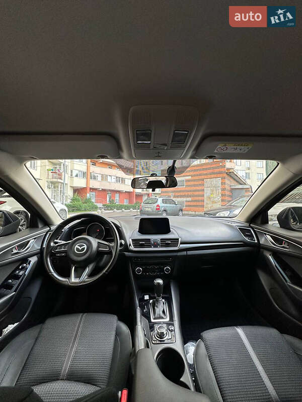 Седан Mazda 3 2016 в Киеве