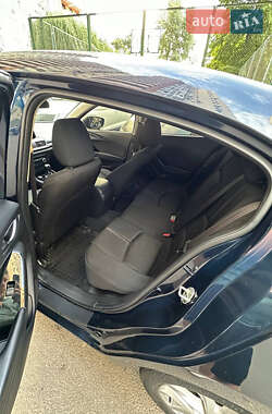 Седан Mazda 3 2016 в 