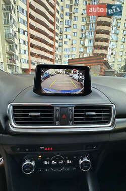 Седан Mazda 3 2016 в 