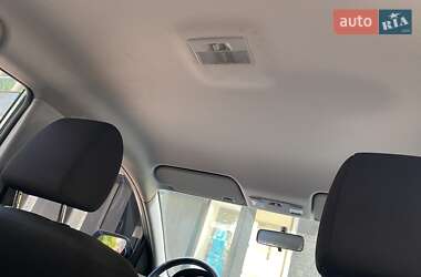Седан Mazda 3 2004 в 