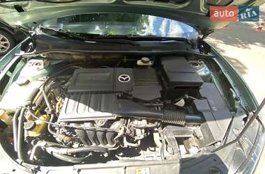 Седан Mazda 3 2004 в 