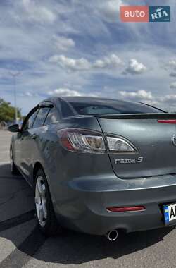 Седан Mazda 3 2011 в 