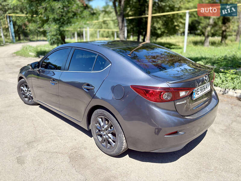Седан Mazda 3 2015 в Петропавловке