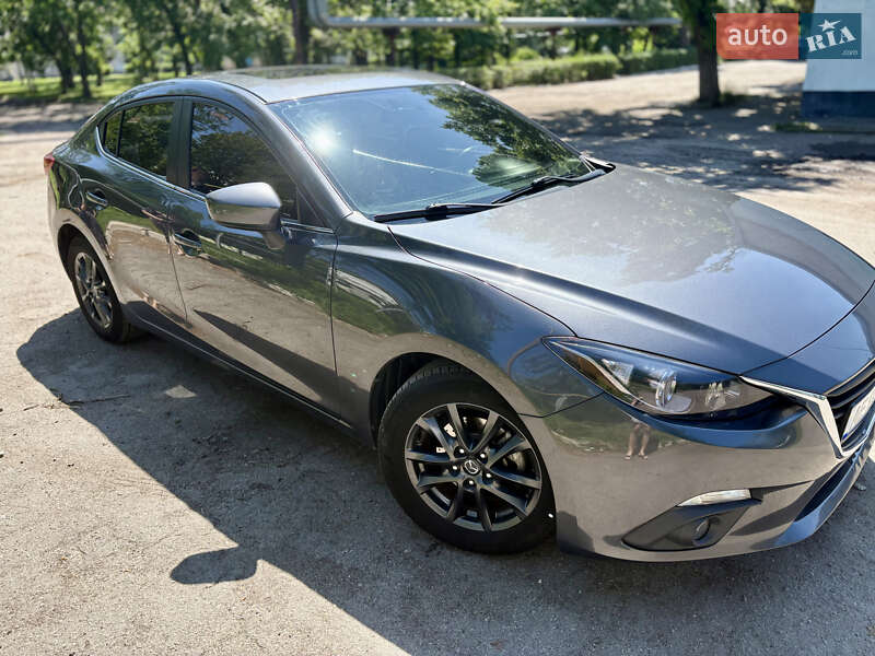 Седан Mazda 3 2015 в Петропавловке