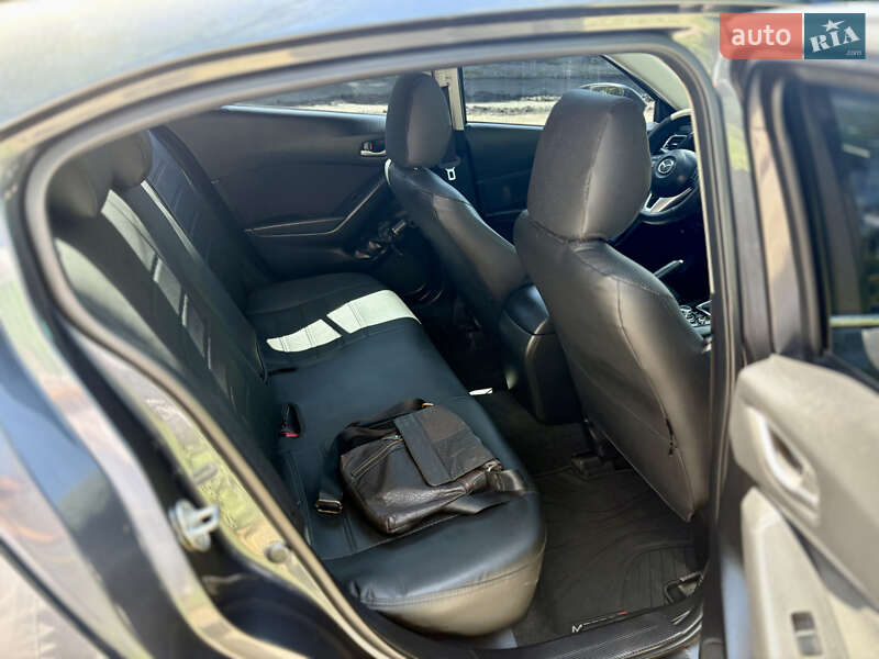 Седан Mazda 3 2015 в Петропавловке