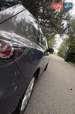 Хэтчбек Mazda 3 2006 в 