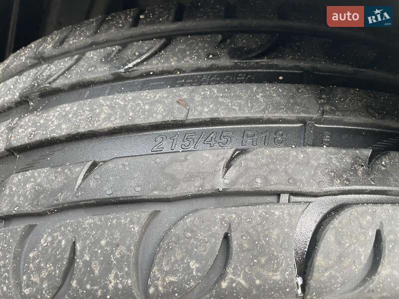 Хэтчбек Mazda 3 2015 в Киеве